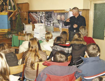 Pszczoły bez tajemnic dla oleśnickiej młodzieży