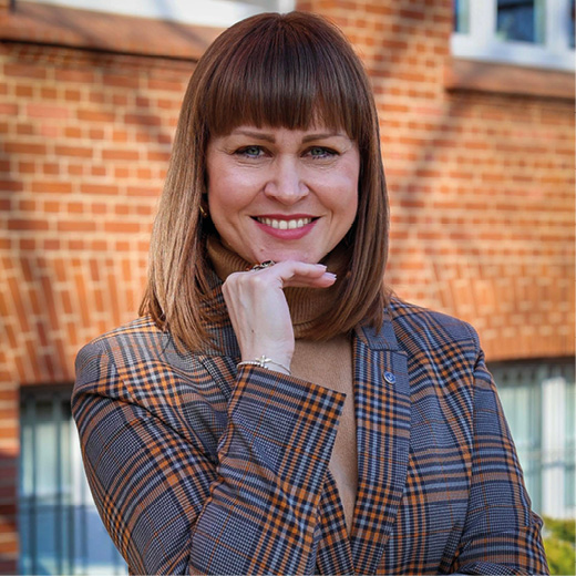 Dr hab. Paulina Niedźwiedzka-Rystwej